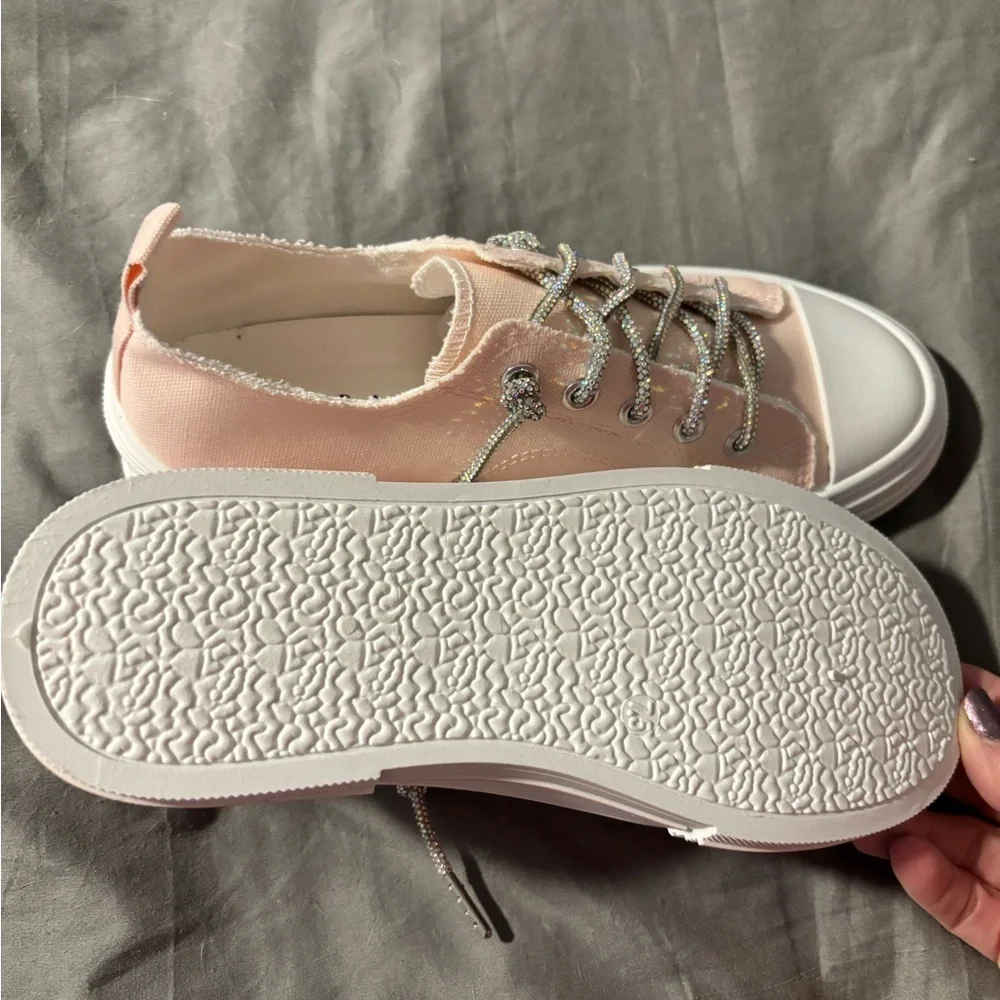 Very G Light Pink Canvas Sneakers - Picture 3 of 3